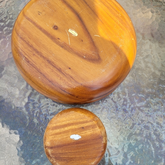 Vintage wooden bowl set with 1 large and 1 small - Picture 6 of 10